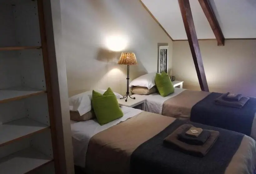 اتاق استاندارد با سرویس بهداشتی مشترک, House On Plein