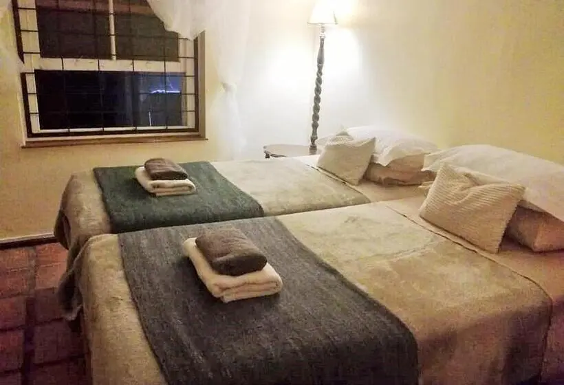 اتاق استاندارد سه نفره, House On Plein