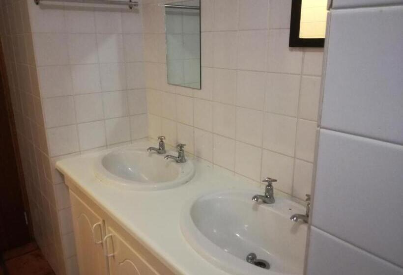 스탠다드 트리픔 룸 공동욕실, House On Plein