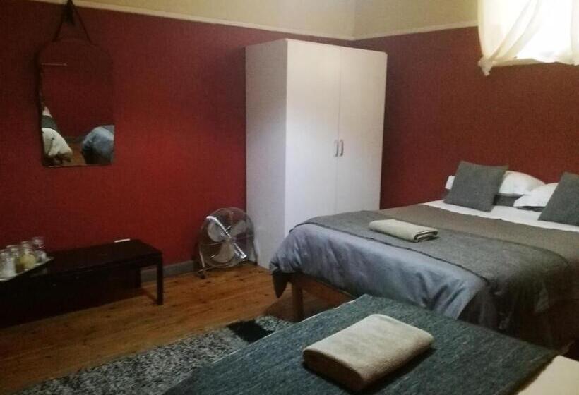 غرفة رباعية اقتصادية مع حمام مشترك, House On Plein