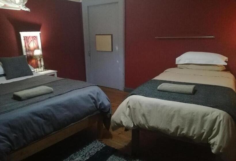 이코노미 쿼드러플룸(공용 화장실), House On Plein