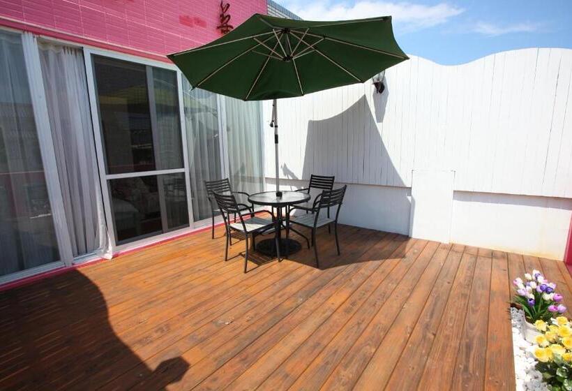 اتاق استاندارد با تراس, Qing Noise Villas