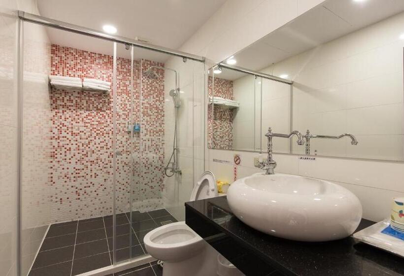 اتاق خانوادگی, Qing Noise Villas