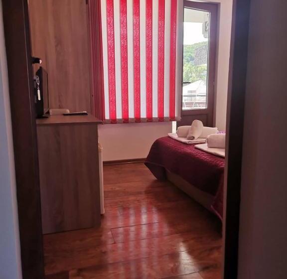 基本间, Guest House Bа́kish Obzor