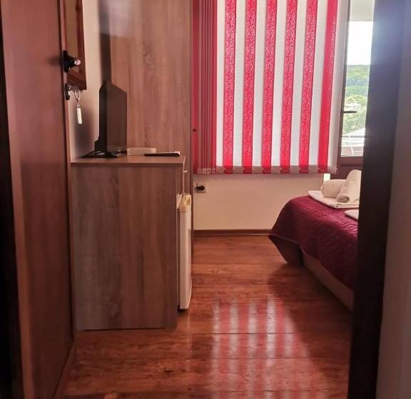 기본룸, Guest House Bа́kish Obzor