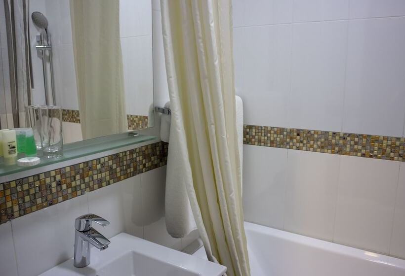 Deluxe Room, Ssnit Guest House
