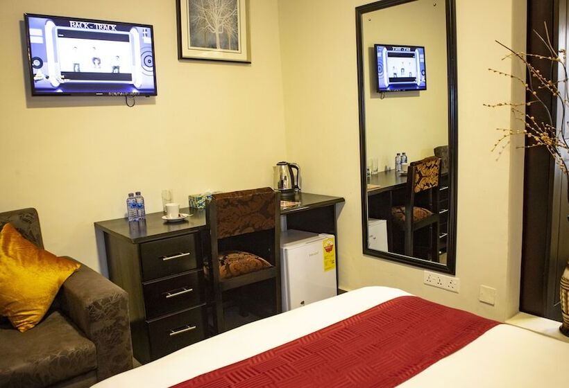 Deluxe Room, Ssnit Guest House