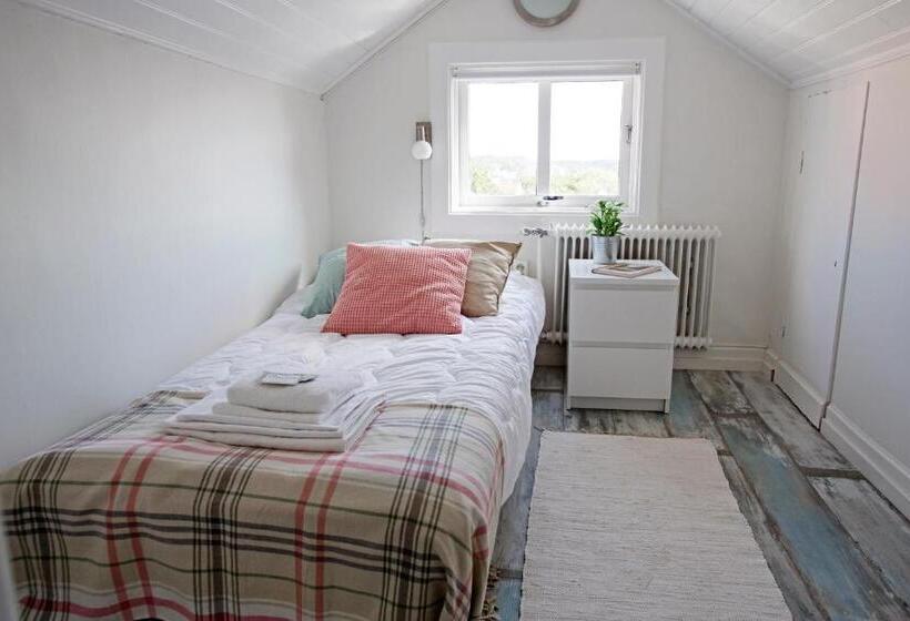 חדר סטנדרט לשלושה עם חדר אמבטיה משוף, Villa Evalotta