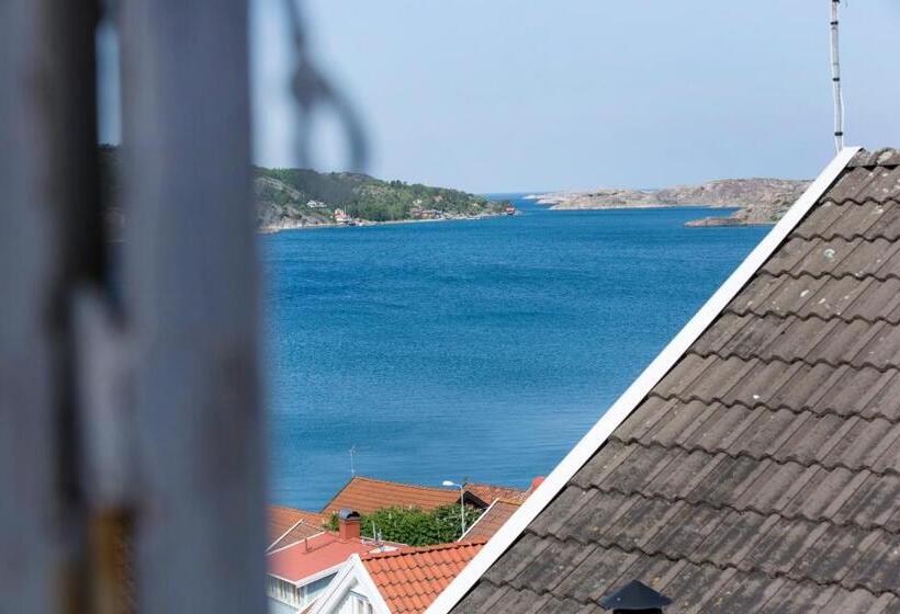 חדר סטנדרט לשלושה עם חדר אמבטיה משוף, Villa Evalotta