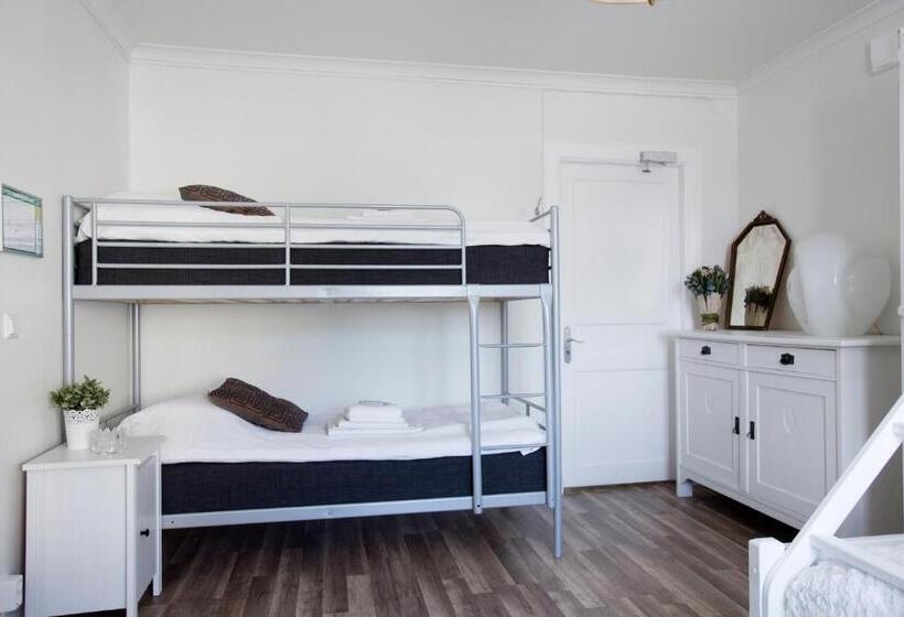 חדר משפחתי, Villa Evalotta