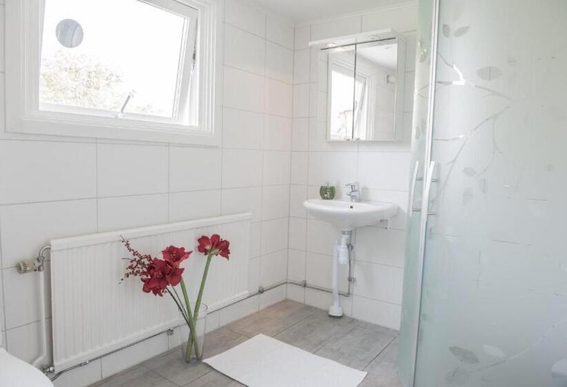 חדר משפחתי חדר אמבטיה משותף, Villa Evalotta