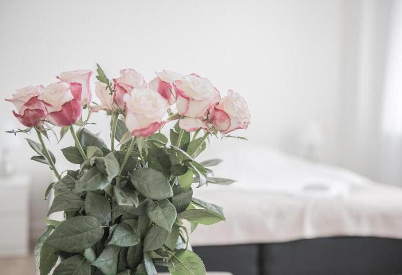 חדר משפחתי חדר אמבטיה משותף, Villa Evalotta