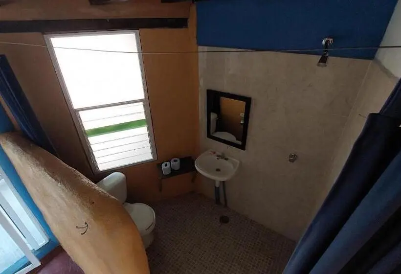 اتاق استاندارد, Tower Bridge Hostel