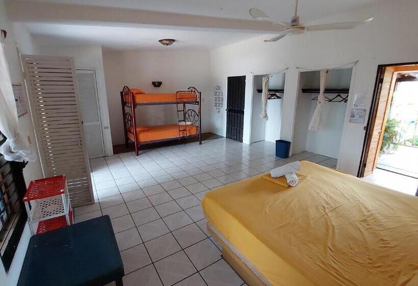 غرفة قياسية رباعية, Tower Bridge Hostel