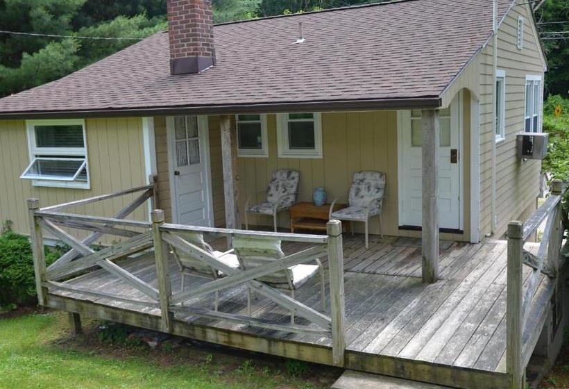 キングサイズベッドのスタンダードルーム, Cornwall Inn