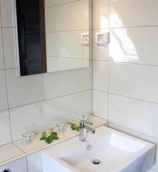 اتاق استاندارد, Smrekarjeva Domačija