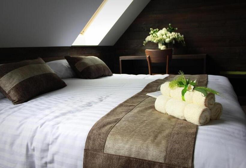 اتاق استاندارد, Smrekarjeva Domačija