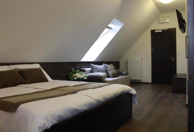 اتاق خانوادگی, Smrekarjeva Domačija