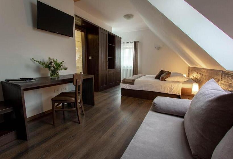 اتاق خانوادگی, Smrekarjeva Domačija