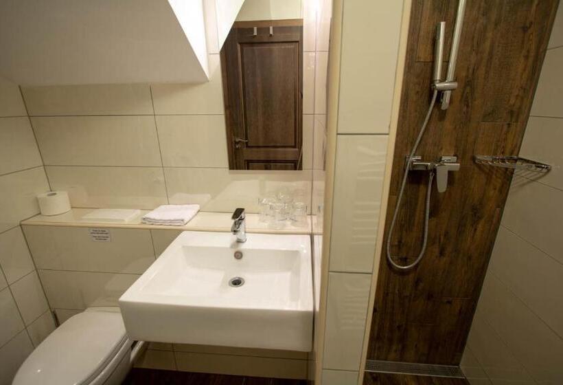 آپارتمان 1 خوابه, Smrekarjeva Domačija