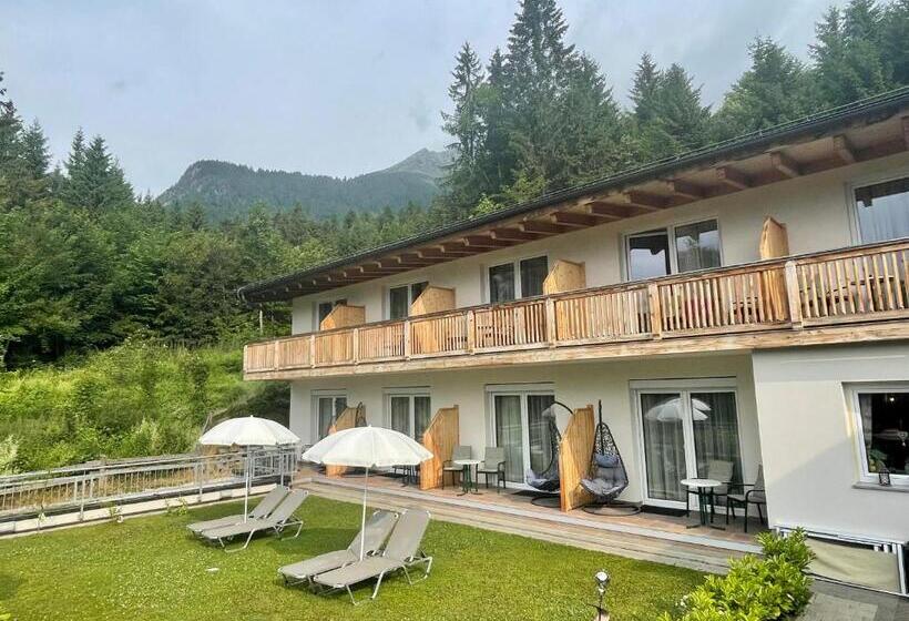 Номер Стандарт с Террасой, Sweet Cherry   Boutique & Guesthouse Tyrol