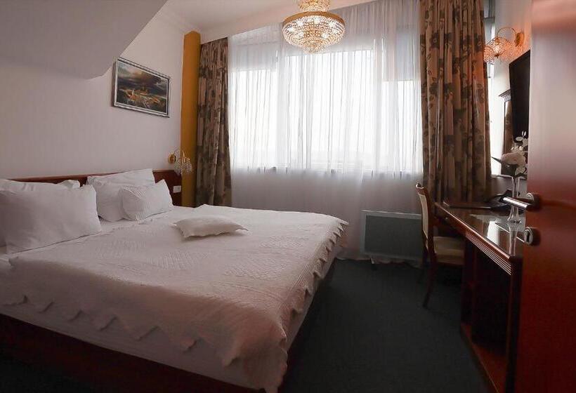 اتاق استاندارد چهار تخته, Apart Hotel Integra