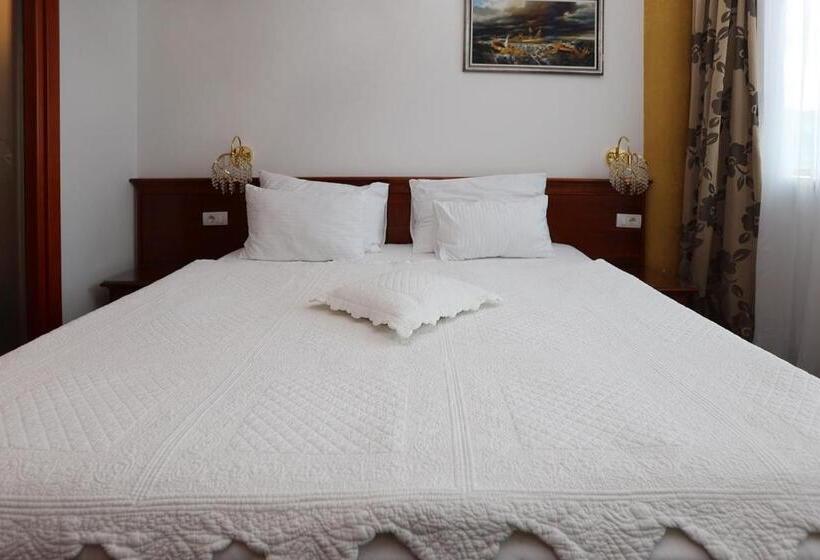 اتاق استاندارد چهار تخته, Apart Hotel Integra