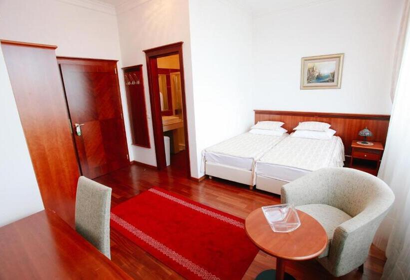 اتاق اکونومی, Apart Hotel Integra