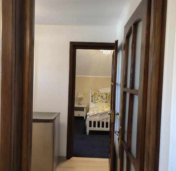 اتاق استاندارد سه نفره, Casa Alina