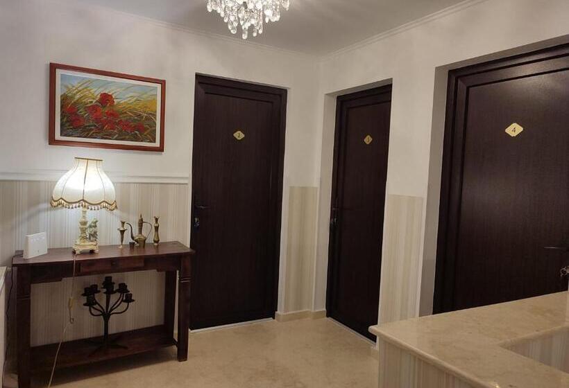 اتاق استاندارد سه نفره, Casa Alina