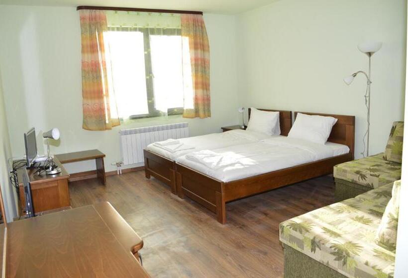 غرفة قياسية رباعية, De Yan Guest House