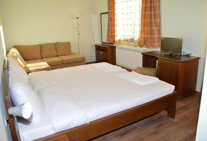 Четырехместный Номер Стандарт, De Yan Guest House