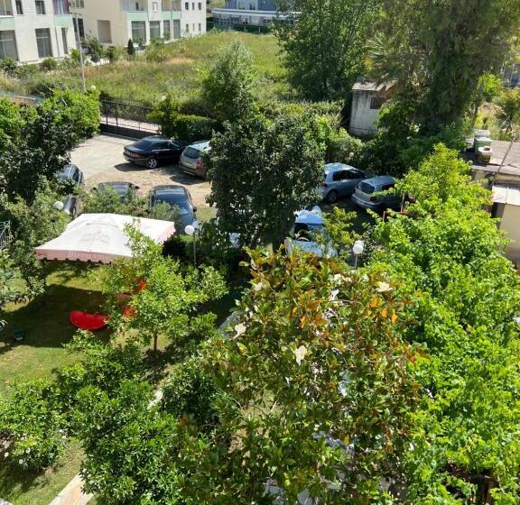 园景标准四人间, Red Rose Guest House