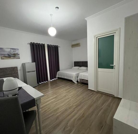 园景标准四人间, Red Rose Guest House