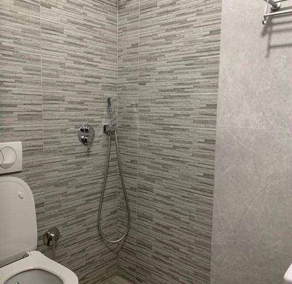 标准单人间, Red Rose Guest House