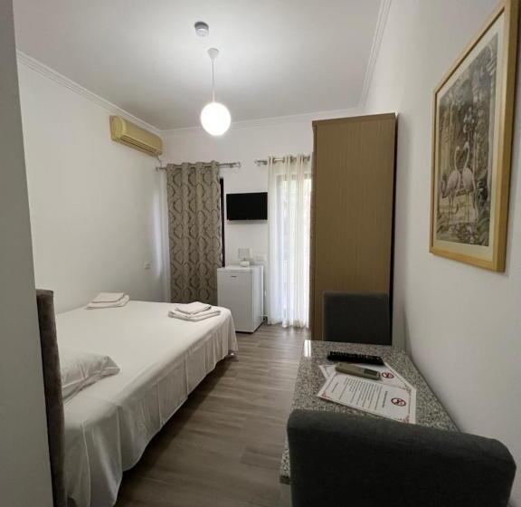 标准单人间, Red Rose Guest House