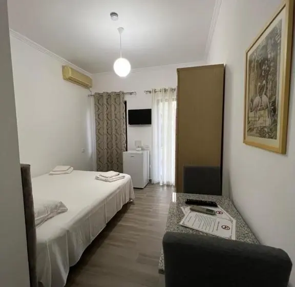 スタンダードシングルルーム, Red Rose Guest House