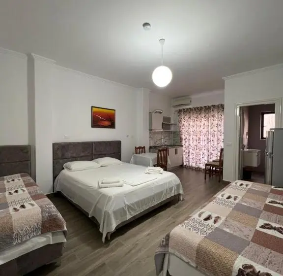 クラシックファミリールーム, Red Rose Guest House