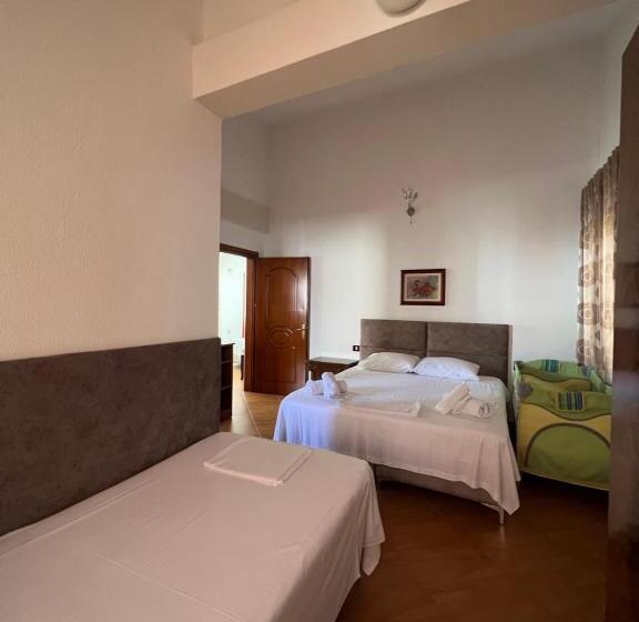 带1个卧室的带阳台的公寓, Red Rose Guest House