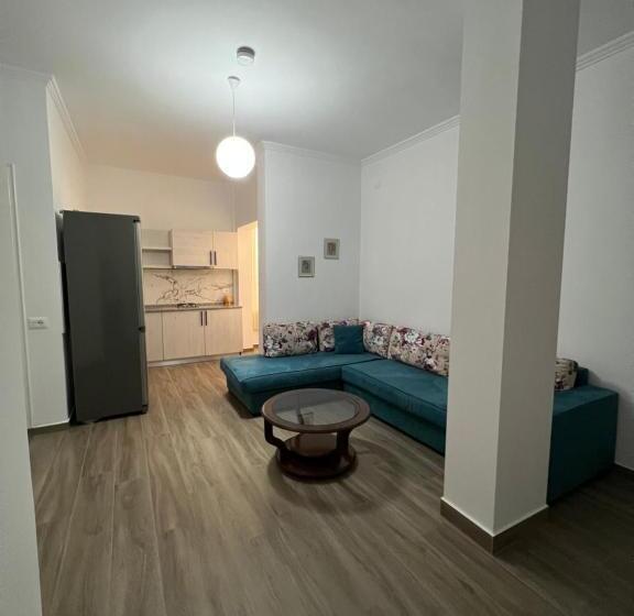 带1个卧室的带阳台的公寓, Red Rose Guest House