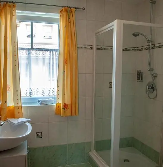 バルコニー付きスタンダードルーム, Pension Hiesel Villa Untersbergblick
