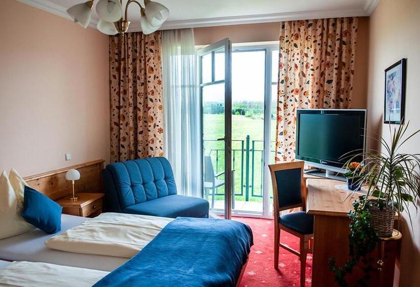 Номер Стандарт с Балконом, Pension Hiesel Villa Untersbergblick
