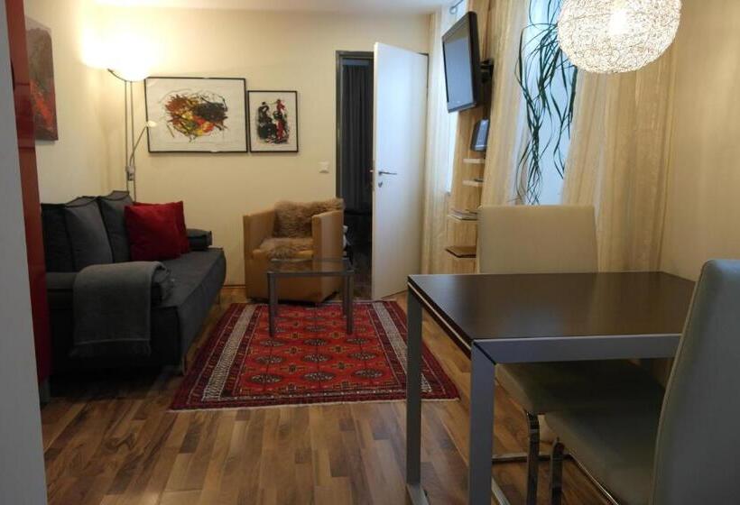 غرفة قياسية, Pension Leichtfried