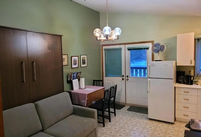 バルコニー付き1ベッドルームアパートメント, Bowering Lodge