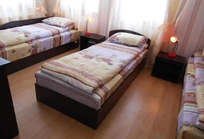 ファミリールーム, Guest House Tsenovi