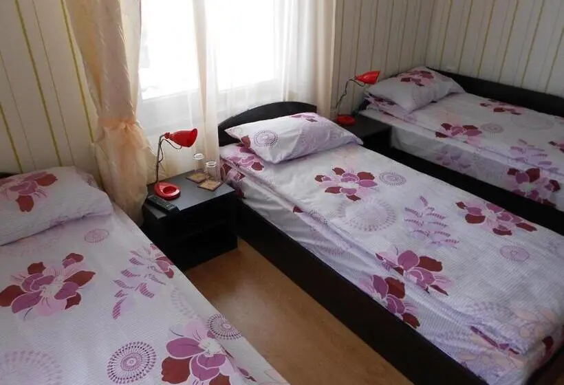 ファミリールーム, Guest House Tsenovi