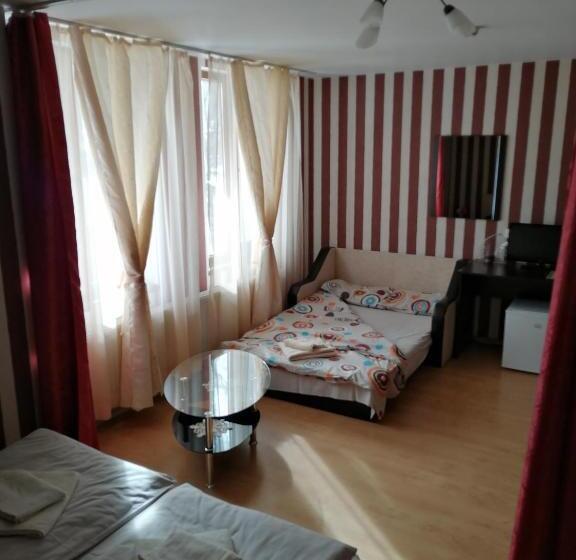 Полулюкс, Guest House Tsenovi