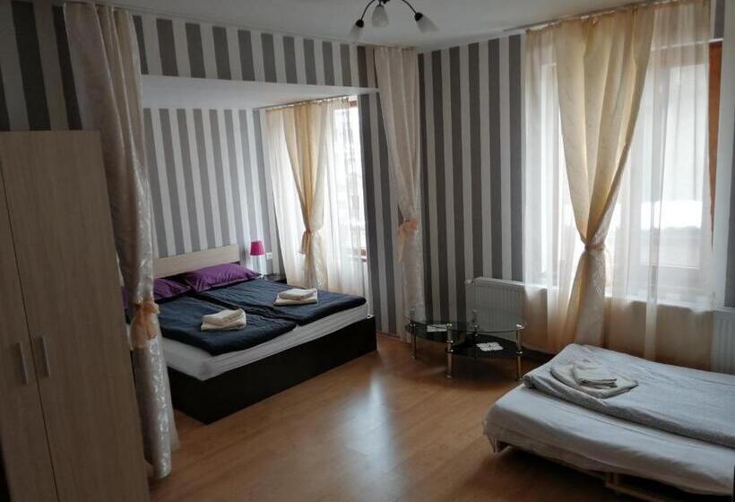 סוויטה משפחתית, Guest House Tsenovi