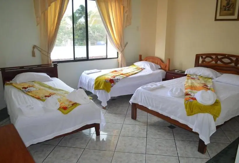 اتاق استاندارد سه نفره, Hostal Andry