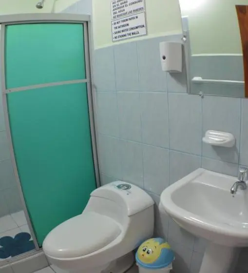 اتاق لوکس, Hostal Andry